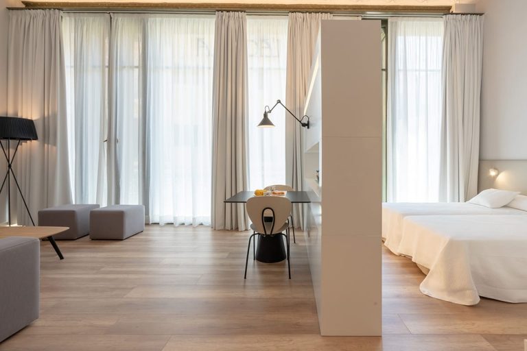 Apartamentos El Águila