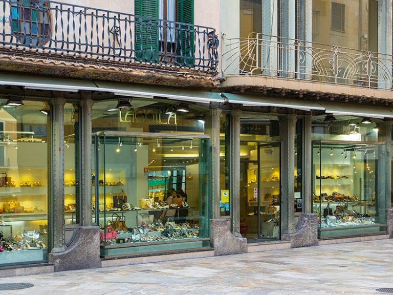 Zapatería El Águila